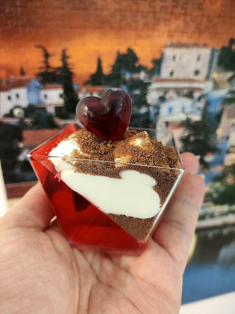 Deser wiśniowy w kubeczku