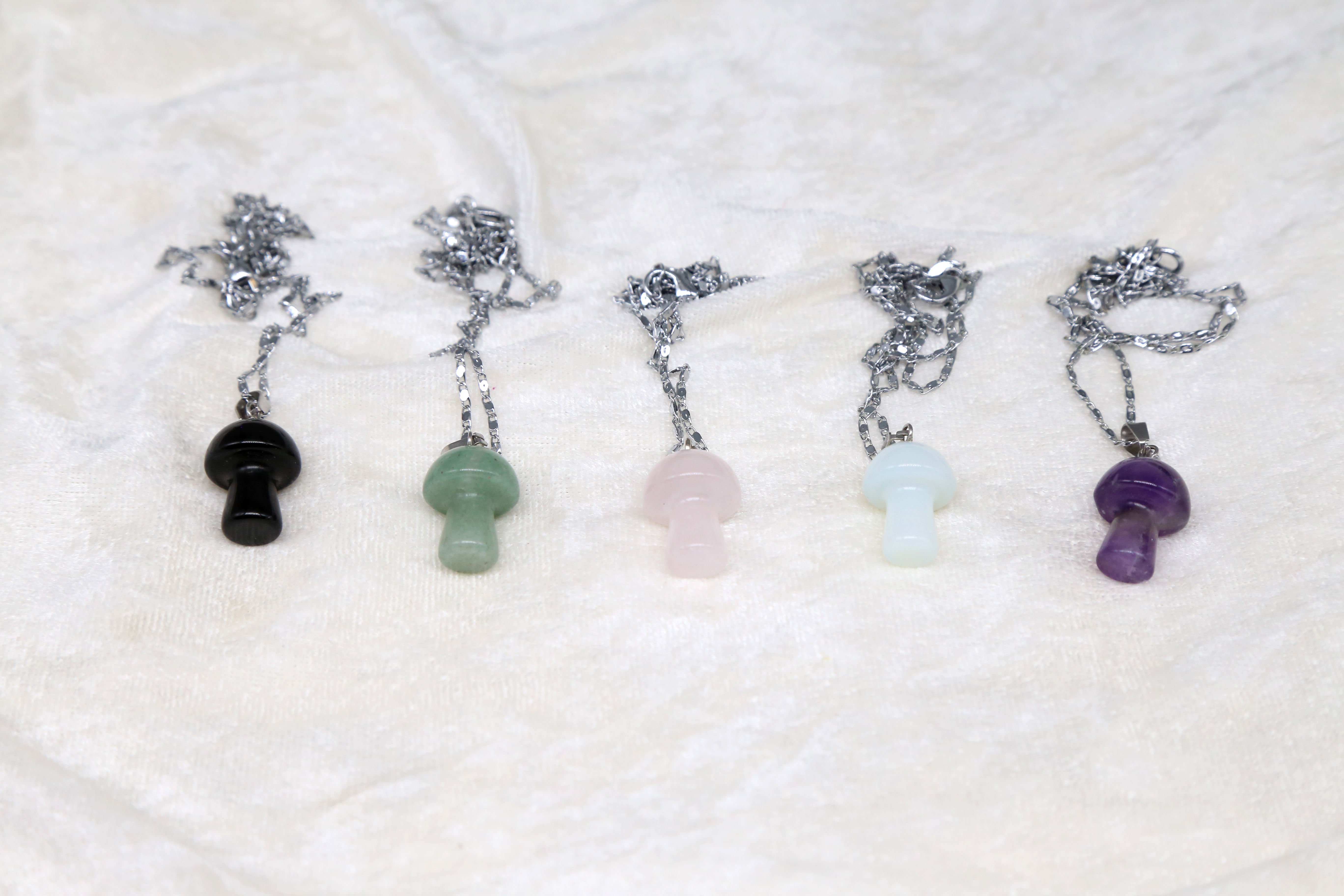 pendiente de cuarzo de hongo con cadena