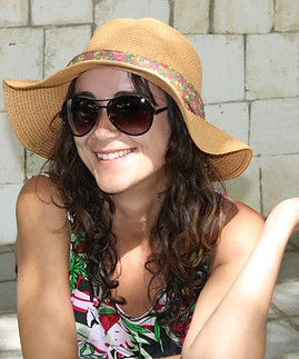 Bárbara de Alencar, assessoria de imprensa e webdesigner