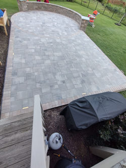 Paver Patio w/Seating Wall & Pillars