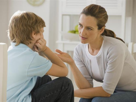 Escucha a tu hija o hijo, aunque diga incoherencias.