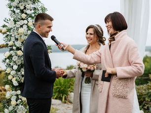 Courthouse Wedding vs. Private Officiant: What’s the Difference?
