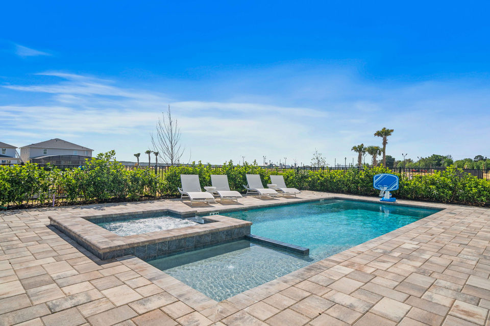 Pool with spa