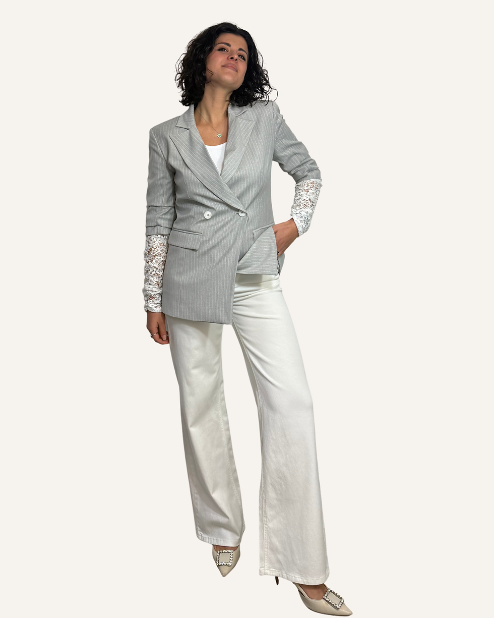 Miniatura: Blazer gessato con manica in pizzo // HAVEONE