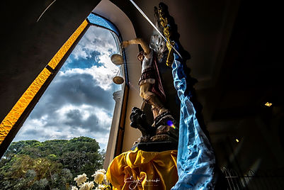 Imagem_de_São_Miguel_Arcanjo_em_frente_à