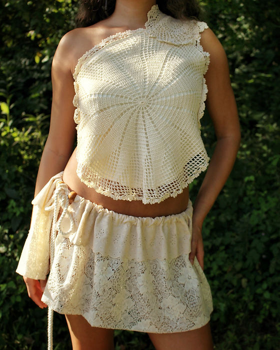 1/1 Upcycled One-Shoulder Crochet Doily Knit Patchwork Top