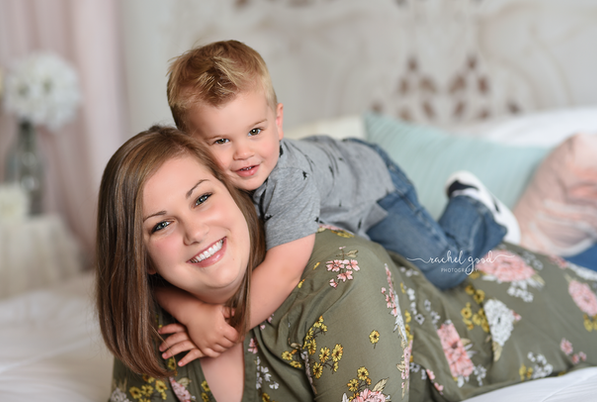 Mommy and Me minis. Berea, Ohio Photography studio sessions. Sneak peeks!