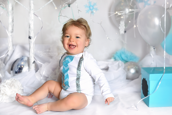 Jett's winterONEderland cake smash