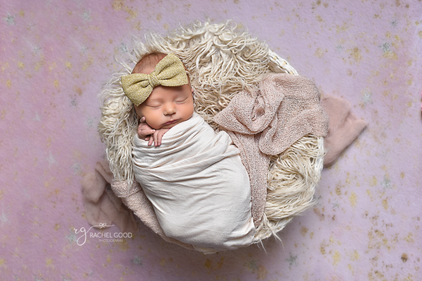 Bay Village Newborn | Short and Sweet Newborn session with Emma, 3 weeks new