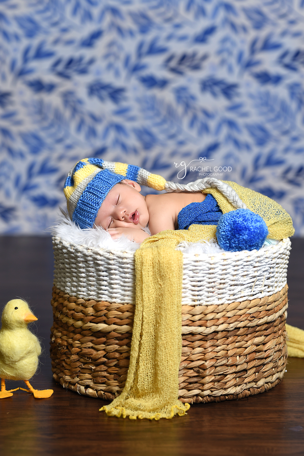 Short & sweet newborn session with 2 month old, Cody