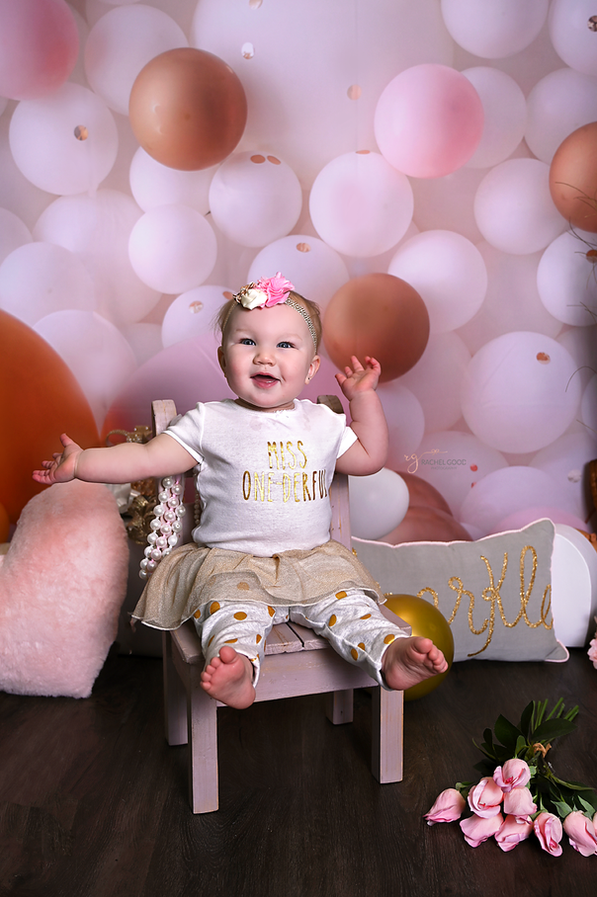 Cleveland Baby Photographer | Celebrating One Session with Charlotte 