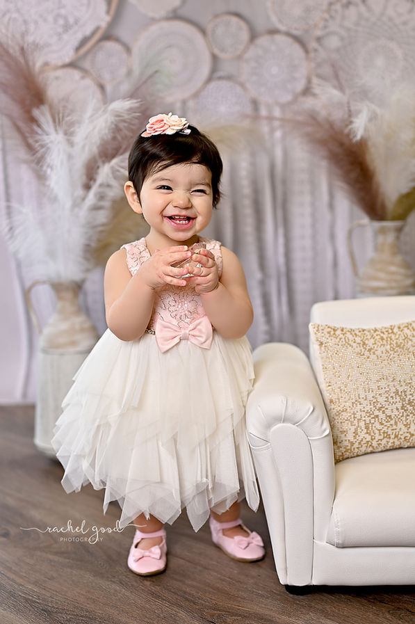 Capturing the Memories: Lily's First Birthday Photo Shoot with Cleveland, OH photographer Rachel Good