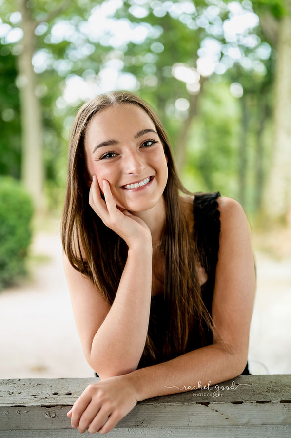 Graci. Senior Photoshoot- Class of 2025