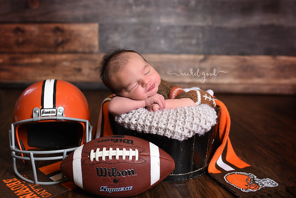 Rowen 6 days new. Berea, OH newborn Photographer