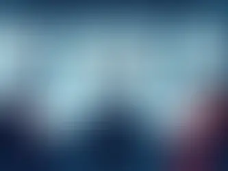 Ilustração corporativa mostrando analistas políticos monitorando discursos em telas com gráficos e mapas digitais