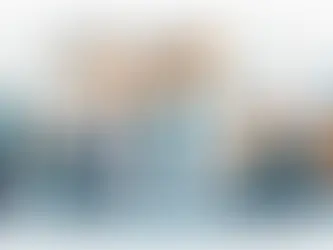 Ilustração de líderes sindicais e de conselhos de classe planejando comunicação estratégica 