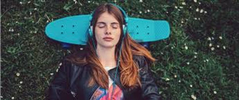 image JF relaxée sur skate.jpg