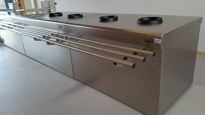 Groupe scolaire Las Fonses Villeneuve Tolosane - Meuble tri déchets et dépose plateaux salle à manger élémentaire - installateur AVLIS - Fabricant ENODIS