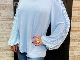 🍁 Seamless Style: Transitioning Your Wardrobe from Summer to Fall