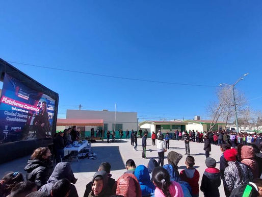Se entregaron 390 uniformes y tenis en la escuela 18 de Marzo