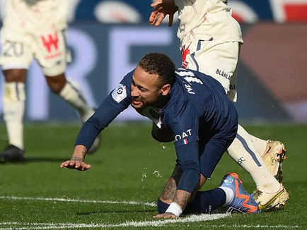 Neymar será operado y se despide de la temporada con el PSG