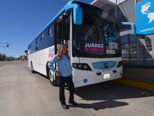 Ivonne, la primera mujer en conducir un Juárez-Bus
