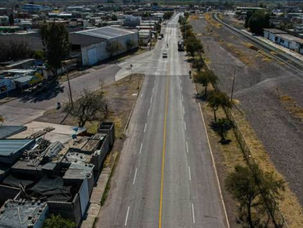 Realizan trabajo de señalización con pintura en vialidades de Meoqui