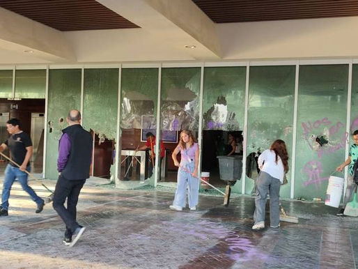Manifestantes feministas rompen cristales en RectorÃa de la Universidad de Guadalajara