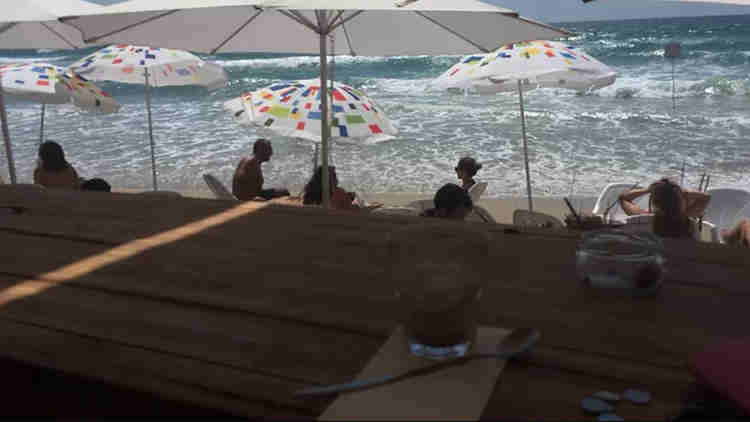 Playa Mandarin, North Cliff. Mi café favorito, afuj con leche de soja. Foto: Carolina Assanelli