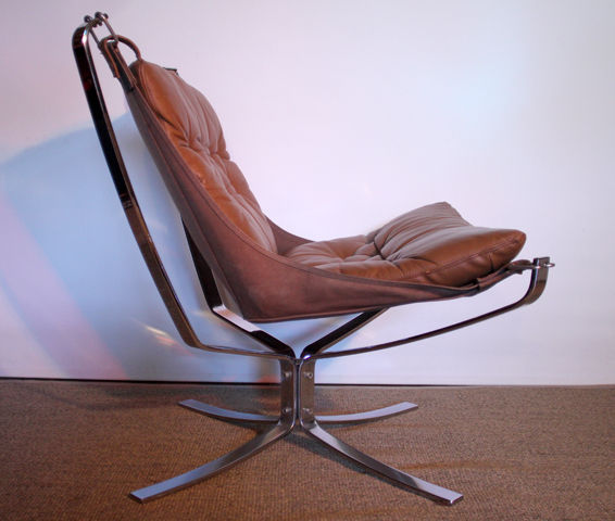 Thumbnail: Paire de fauteuil "Falcon" de Sigurd Resell pour V