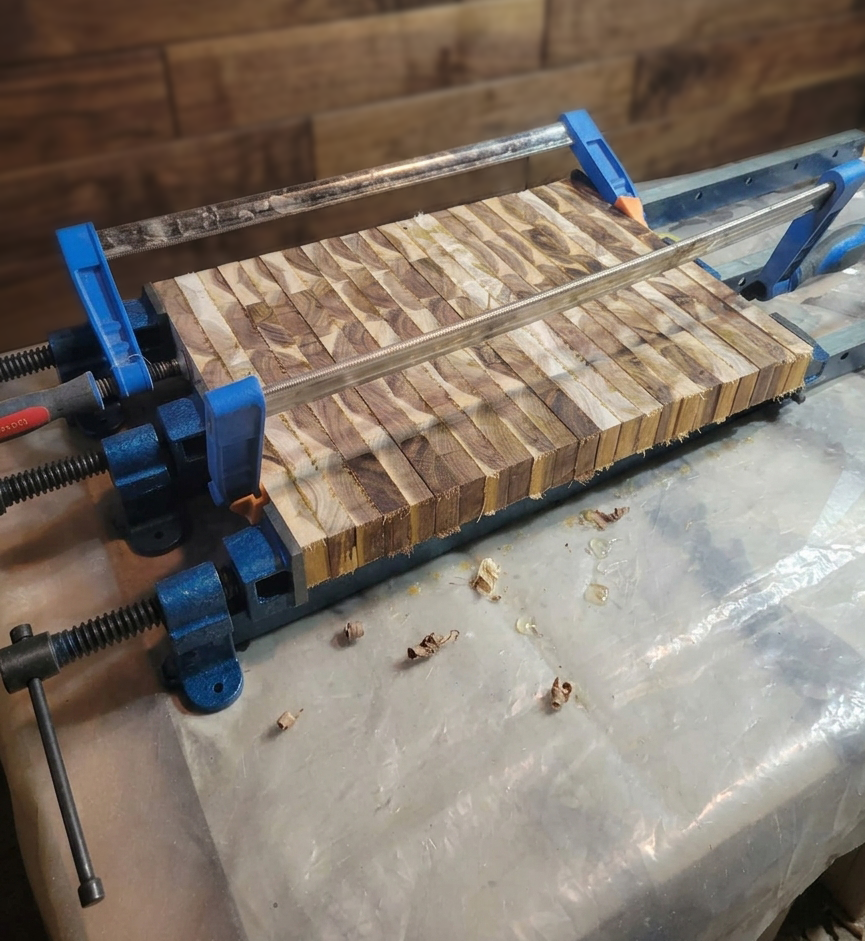 Miniature : Planche à découper style"Billot" en acacia