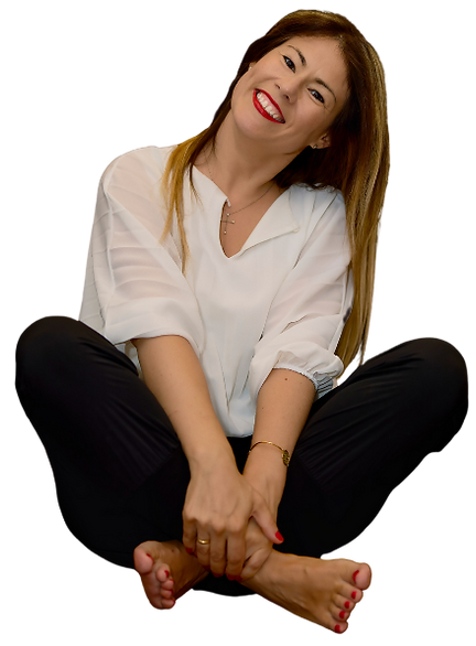 Raluca Maria your Mentor for Authenticity homepage portrait