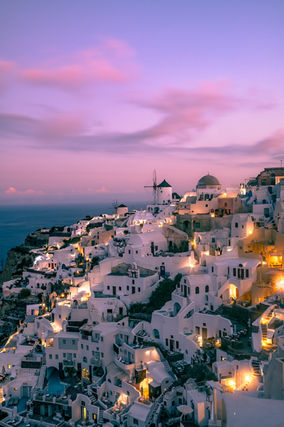 Sonnenuntergang und Blaue Stunde über Santorin