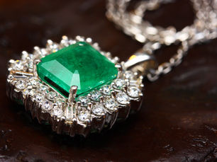 The Timeless Beauty of Emeralds: Why Green Gemstones Never Go Out of Style