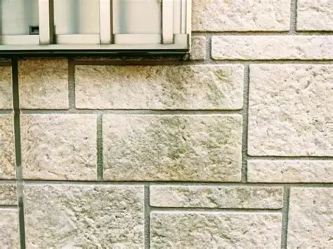 色あせや汚れが目立つ