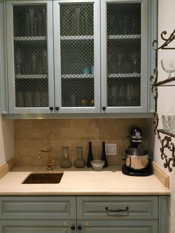 Kitchen wet bar