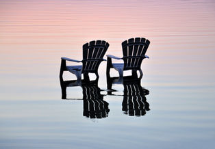 Service bien‑être mobile en entreprise avec massage assis, réflexologie plantaire et pratiques de relaxation 