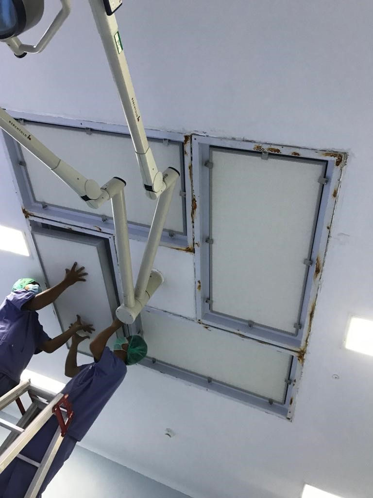 Penggantian filter AAF di Rumah Sakit PHC