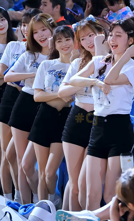 푸방 엔젤스 치어리더