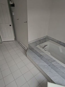 Vidéo de la salle de bain rénovée à Saint-Hubert après les travaux