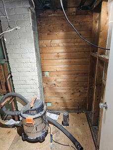 Salle de bain et sous-sol avant les travaux à Westmount