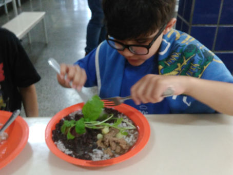 Nossa horta dando frutos