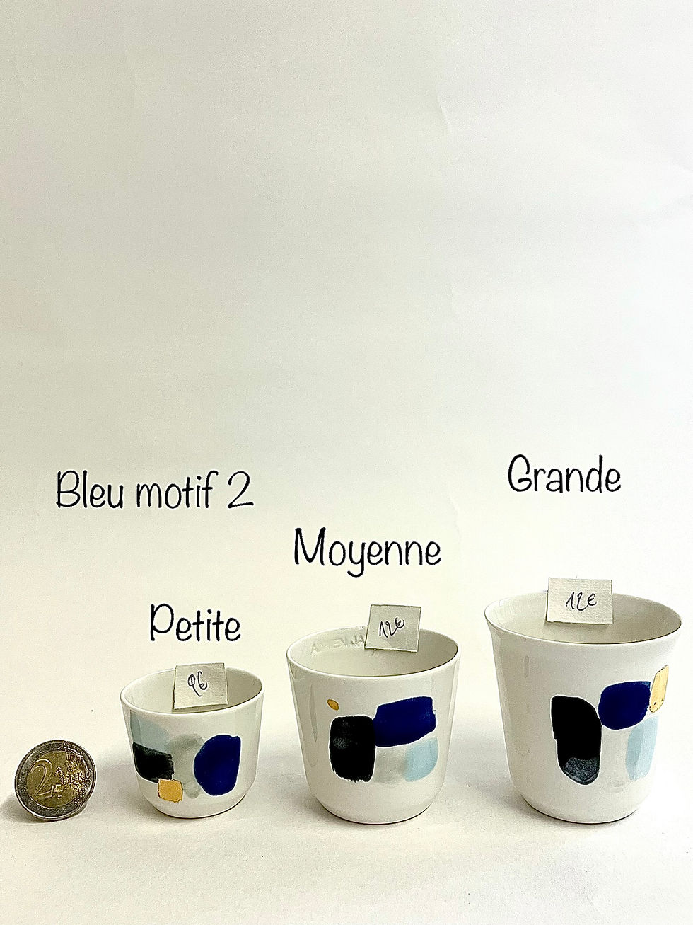 Miniature : TASSES EN PORCELAINE 