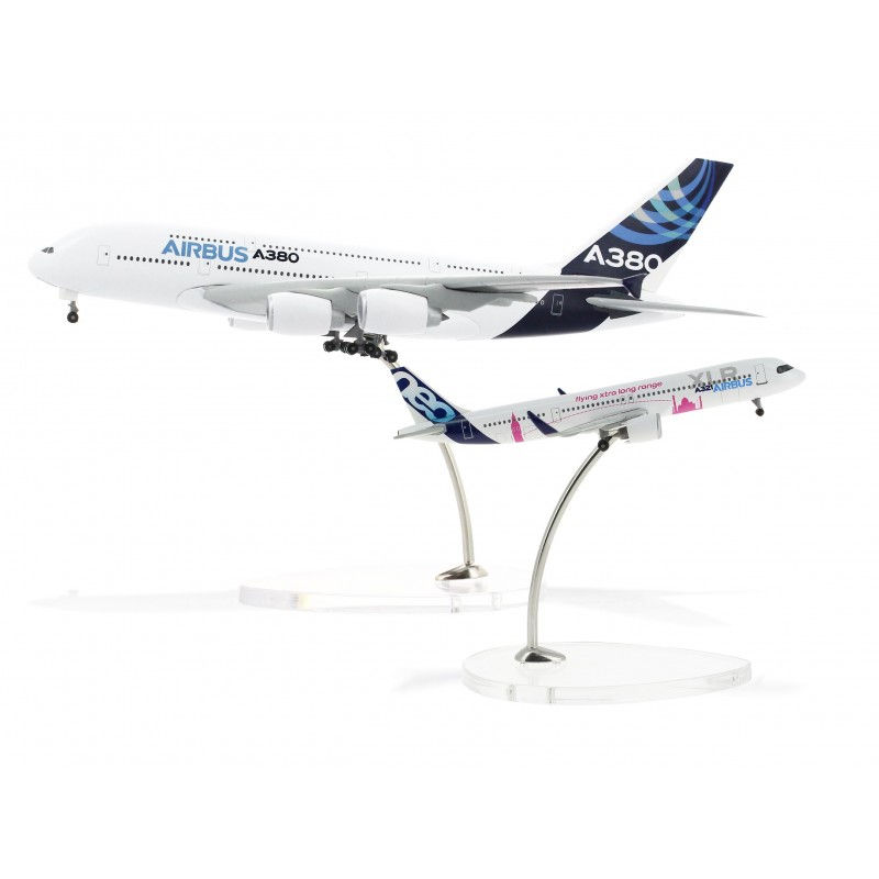 縮圖：BELUGA 1:400 scale model