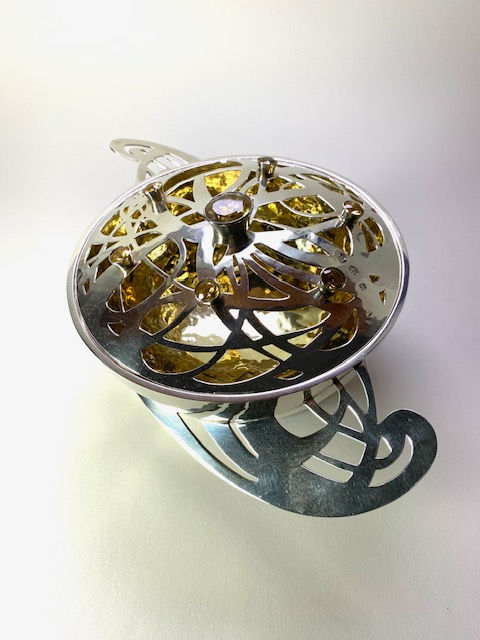 Sterling silver quaich, lid mounted with citrines. Silversmith David Salariya, silver maker,
hand-crafted silver, bespoke silver items, silver artisan, silver workshop.