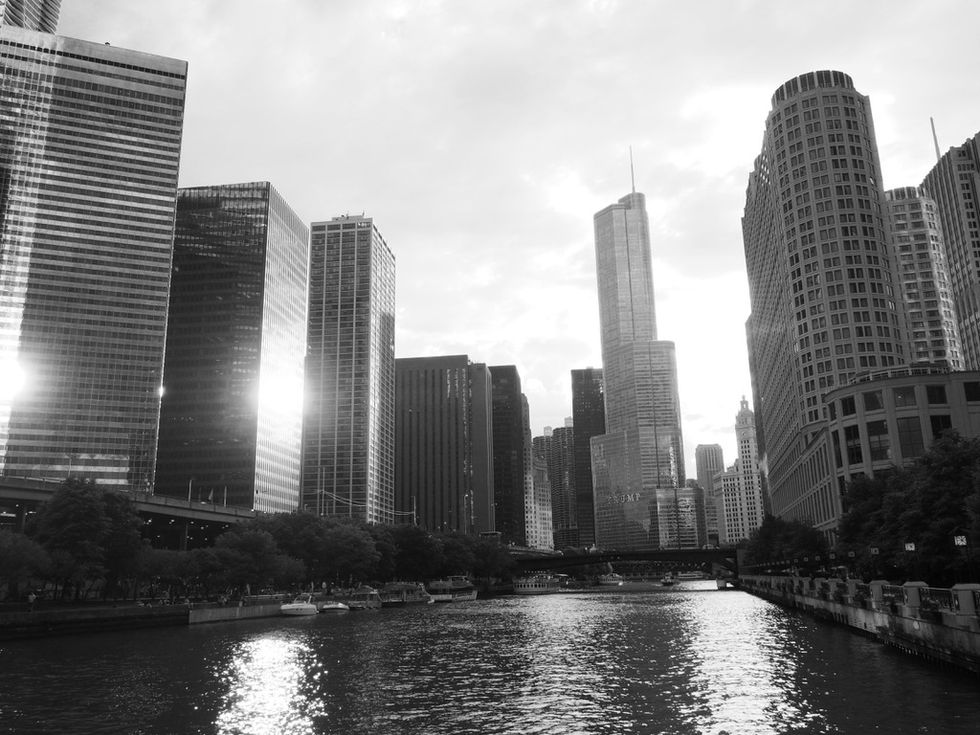 a black and white photo of the skyline of chicago
