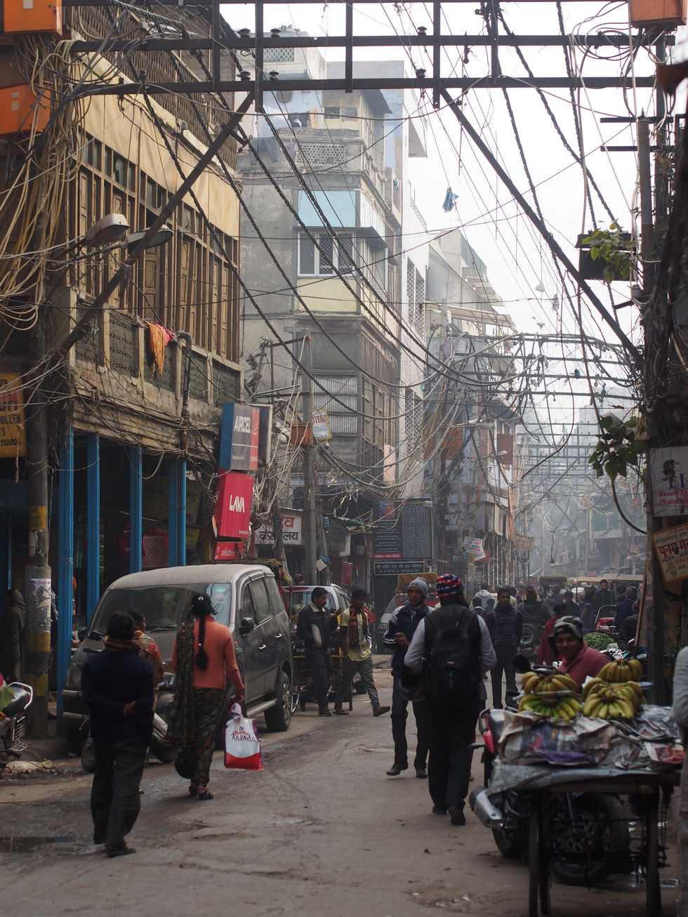 a busy street with a sign that says lava on it