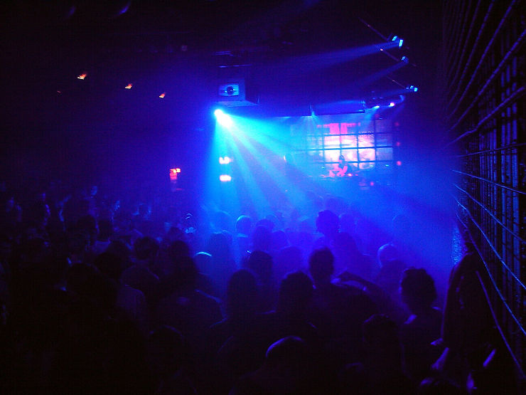 Fiesta en una discoteca