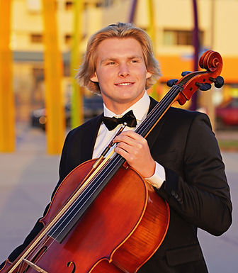 Bradford Dickson is a musician and student-athlete passionate about the intersection of
music, education, and entrepreneurship. He is in the class of 2027 pursuing a bachelor’s degree in Economics and Music at Harvard College, while simultaneously
enrolled in coursework at Berklee College of Music as part of the Harvard-Berklee Joint
Studies Program. Bradford began his LPCE journey as a student in CE10 and CE11
and now serves as a fellow with the Lemann Program on Creativity and
Entrepreneurship. Originally from Imperial Beach, California, he is a Division I athlete on
the Men’s Water Polo Team and has performed the national anthem on cello at varsity
matches. As a musician, he has played cello for over a decade—appearing at venues
like Carnegie Hall—and also sings, plays piano, and guitar.