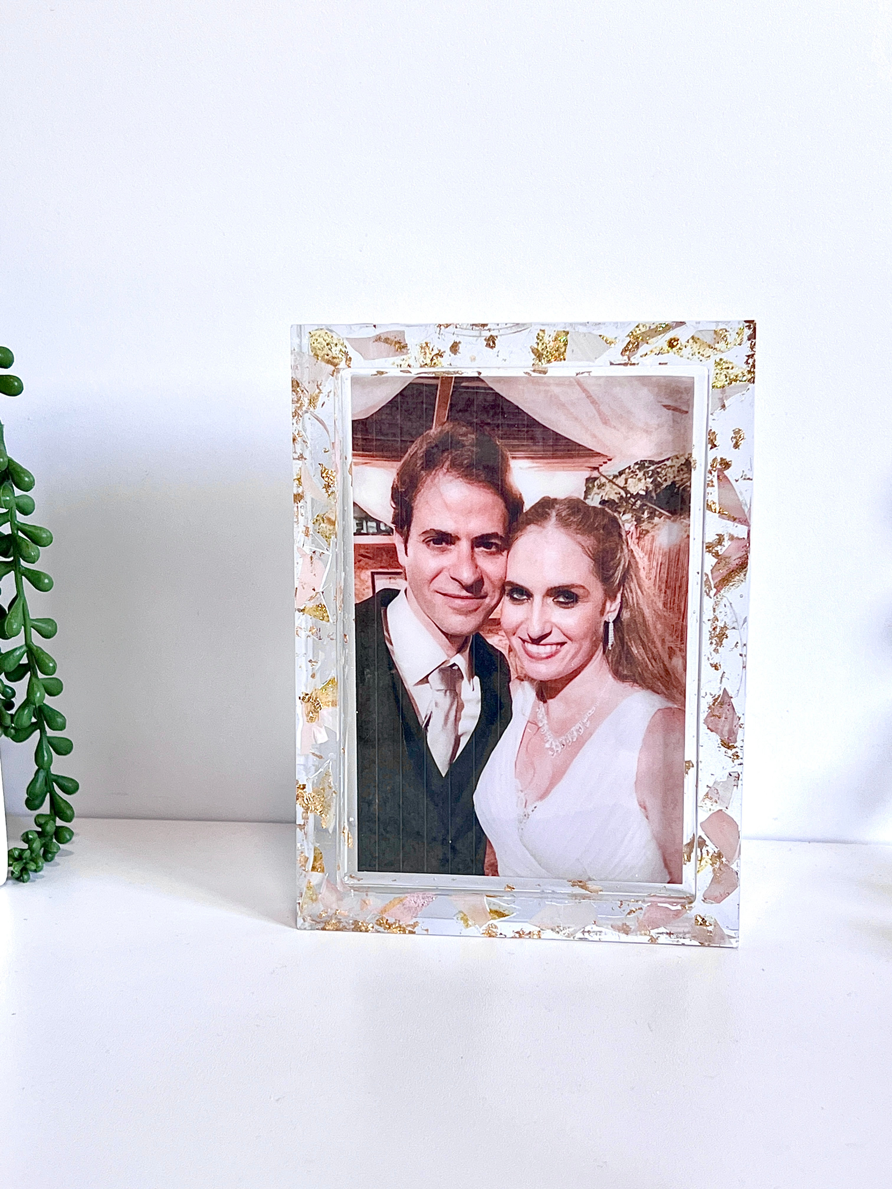 Resin Picture Frame: Personalize Your wedding keepsake
